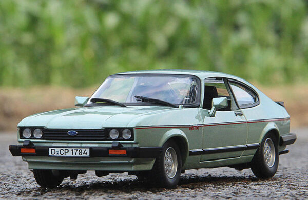 Alloy Car Model 1982 Ford Capri Classic Car Simulation Car Model Toy Ornaments - Image 2