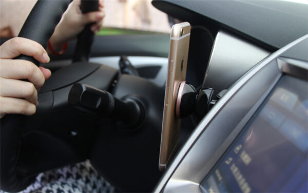 Car mobile phone navigation bracket mobile phone rack outlet magnetic car 360 degree magnetic rotating magnet bracket - Image 3