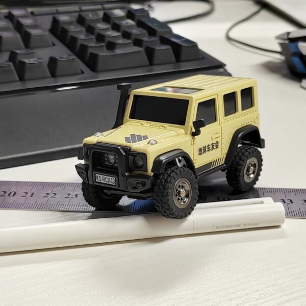 Mini Simulated Climbing Car Four-wheel Drive Model Car